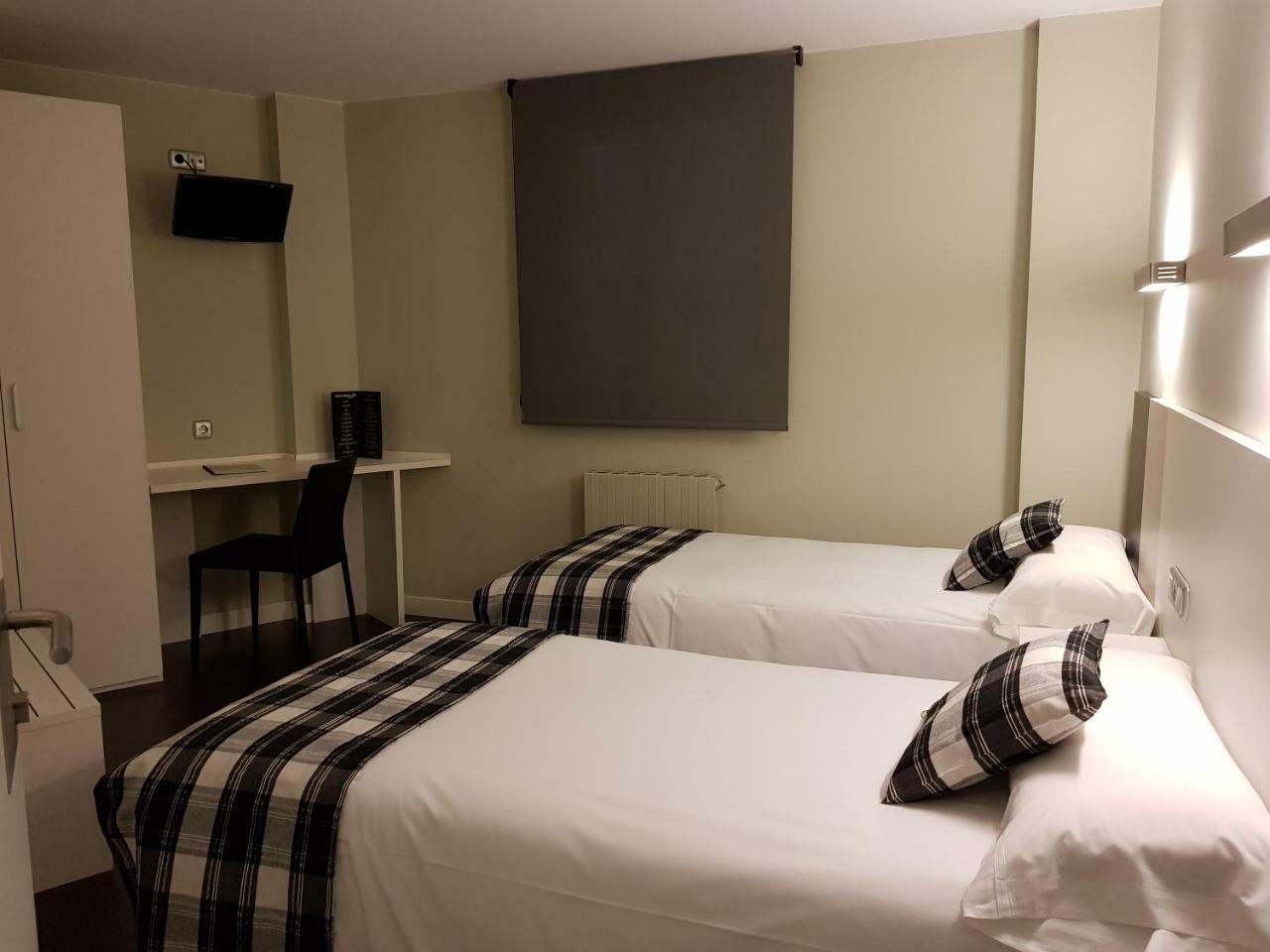 Doneztebe Hostal Ameztia מראה חיצוני תמונה